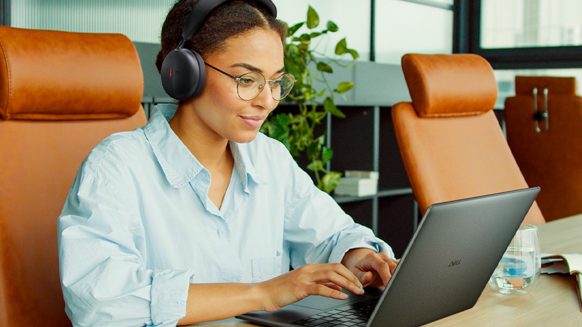 How Small Businesses Can Secure a Mobile Workforce with Dell Pro Laptops